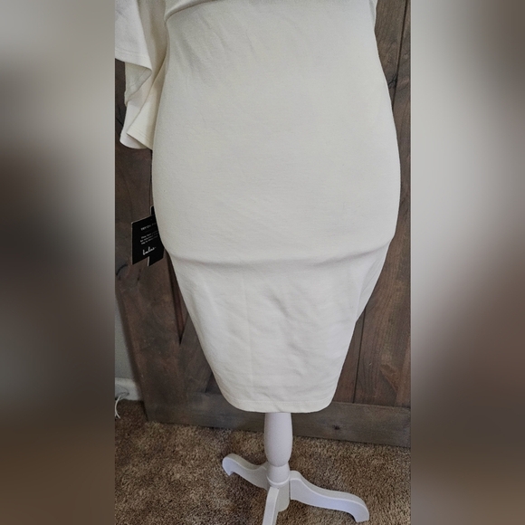 LULU'S Live my Life White One-Shoulder Bodycon Dress In White. Size Small NWT - Picture 9 of 16